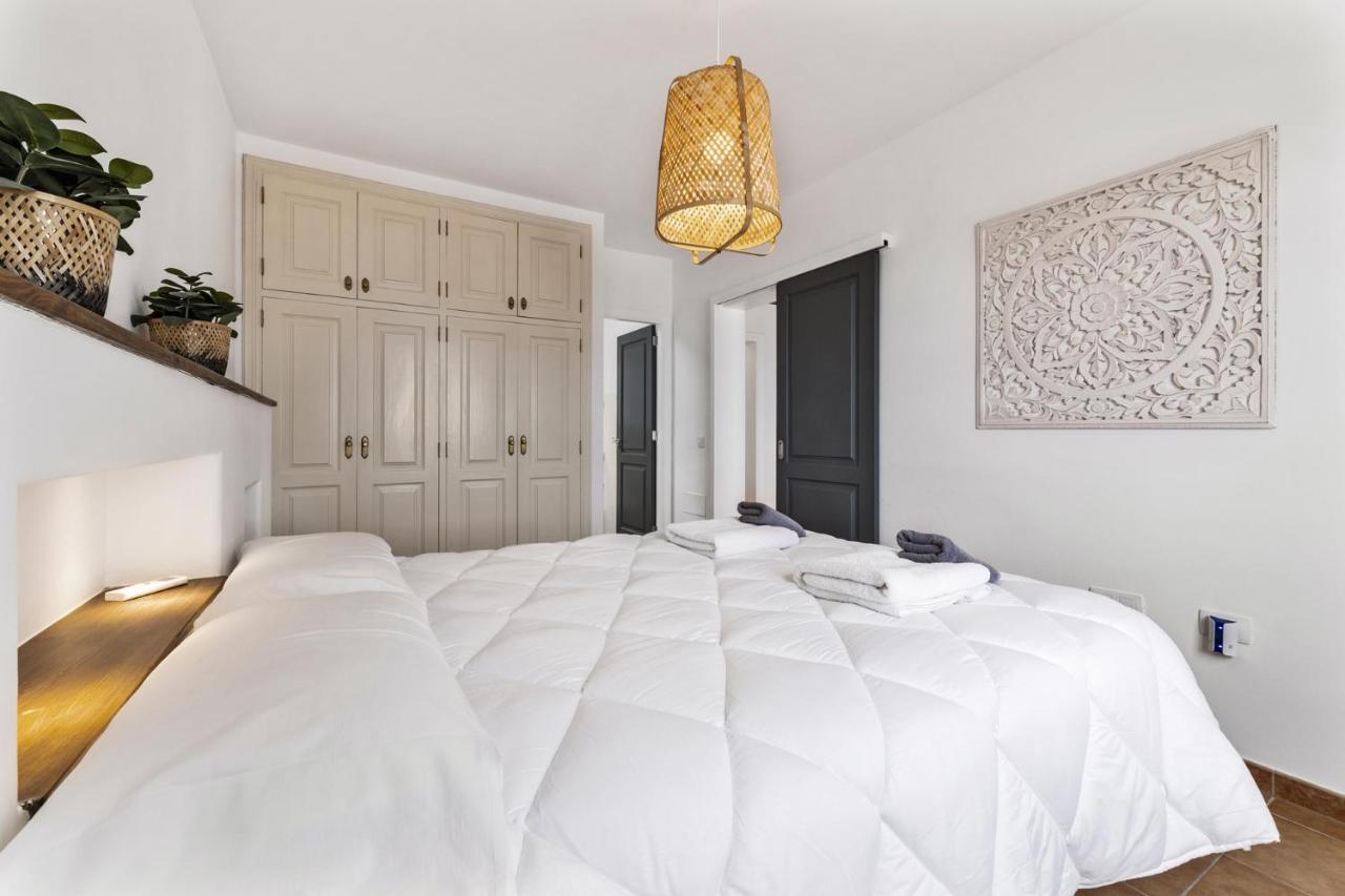 Villa 4 - Vipvipvillas 蒂亚斯 外观 照片