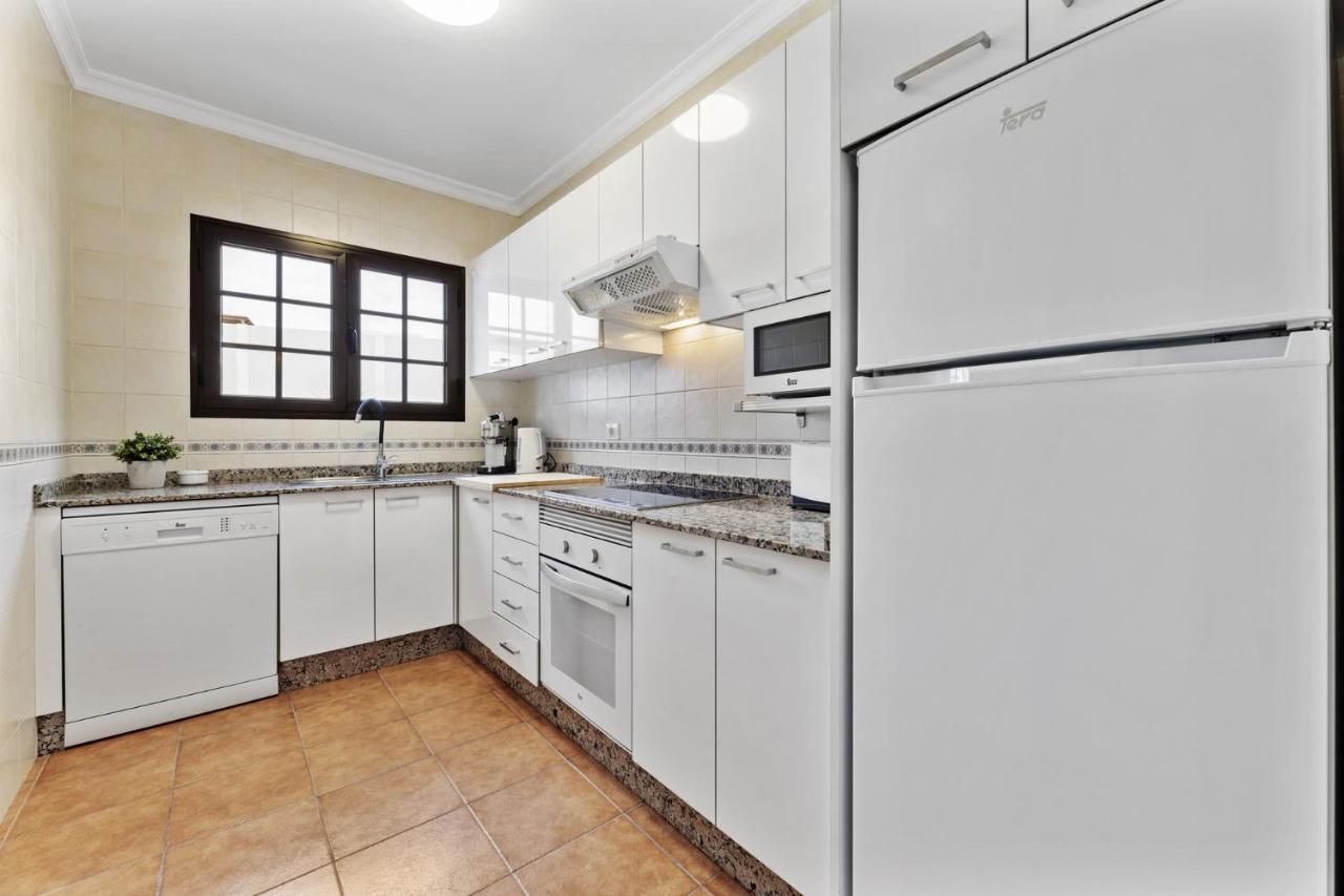 Villa 4 - Vipvipvillas 蒂亚斯 外观 照片
