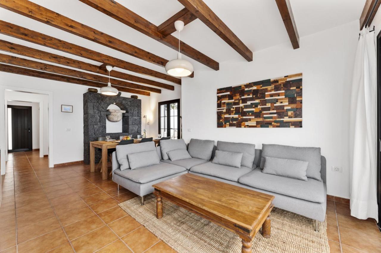 Villa 4 - Vipvipvillas 蒂亚斯 外观 照片