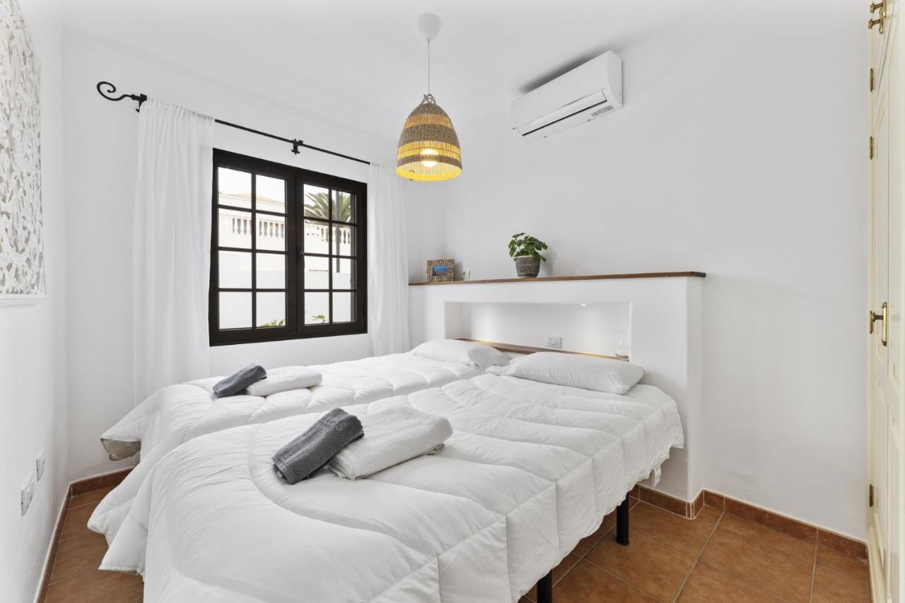 Villa 4 - Vipvipvillas 蒂亚斯 外观 照片